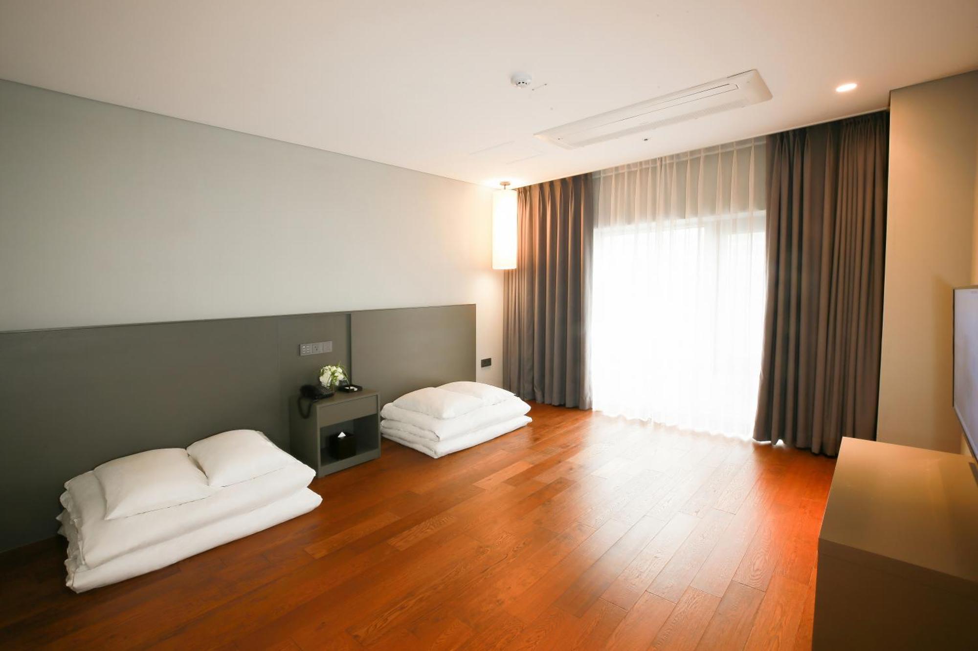 Westernlife Hotel Iksan Номер фото