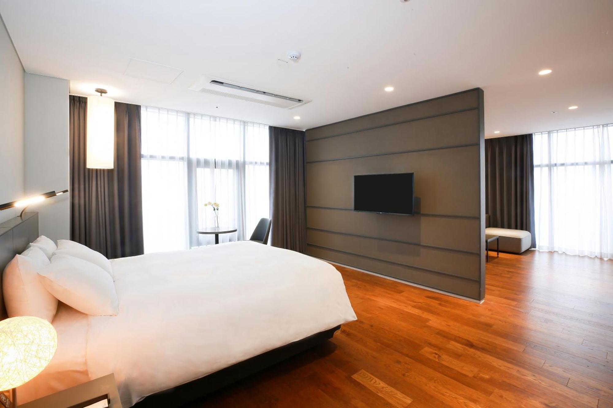 Westernlife Hotel Iksan Номер фото