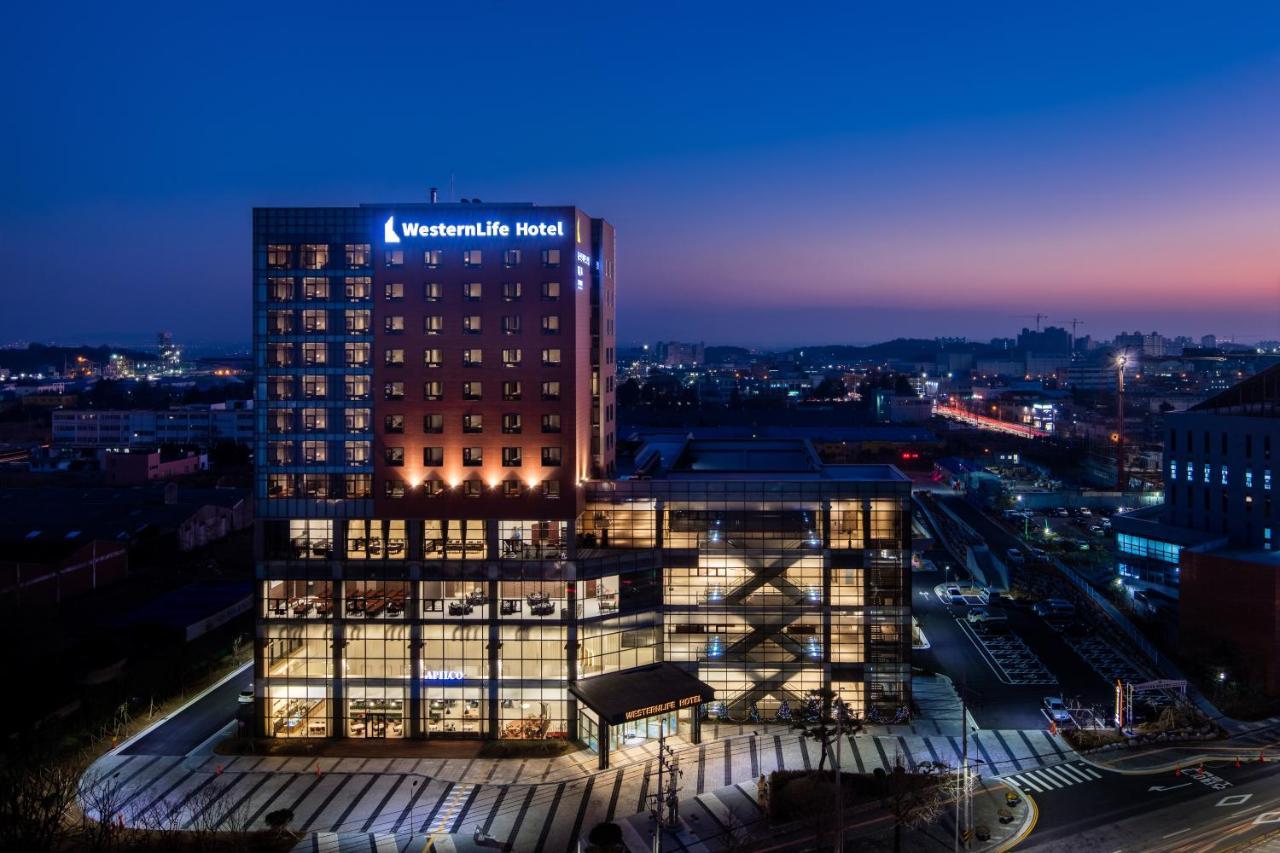 Westernlife Hotel Iksan Екстер'єр фото