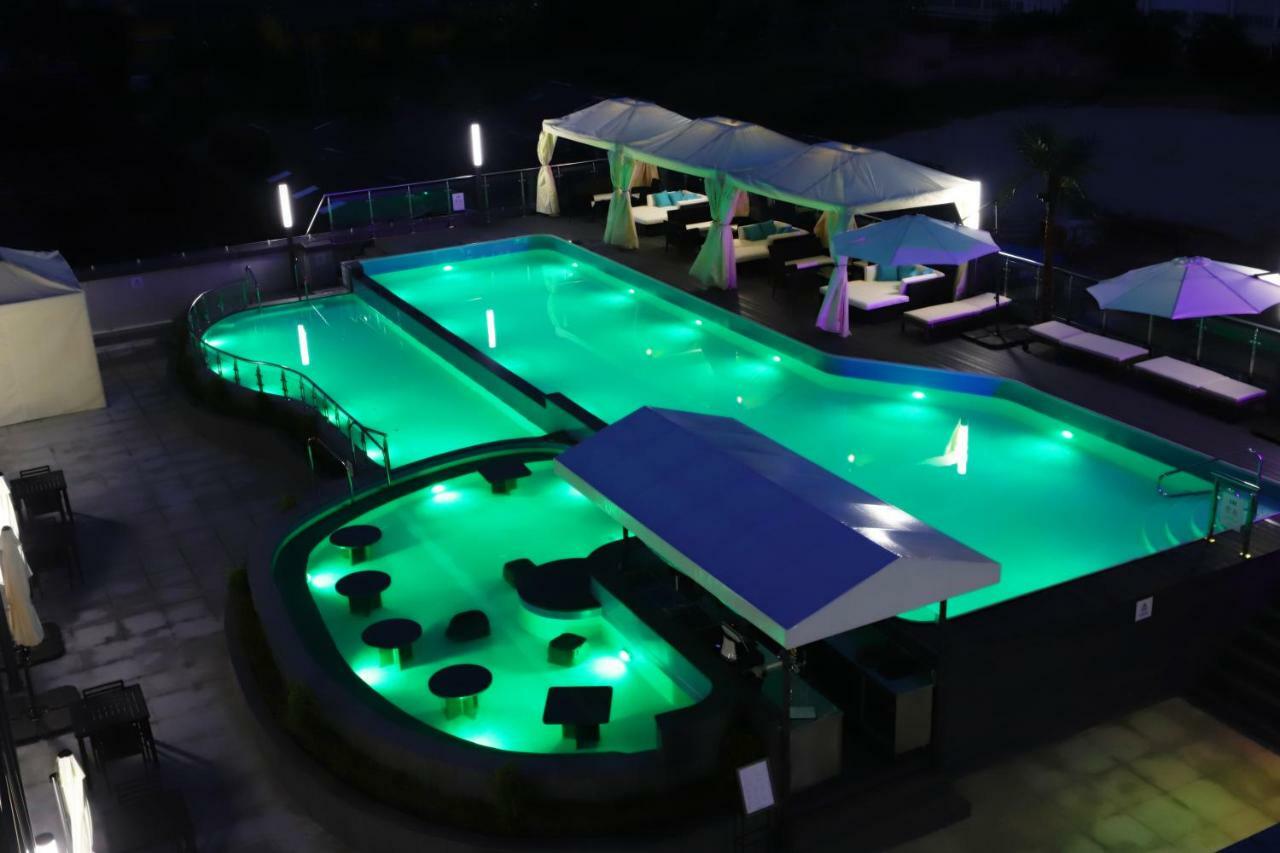 Westernlife Hotel Iksan Екстер'єр фото